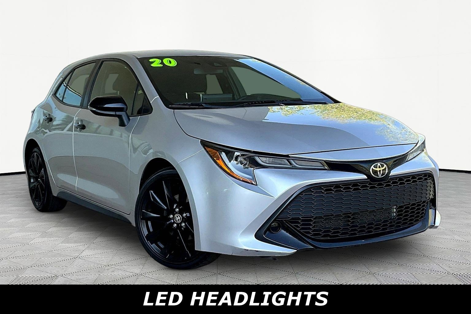 Used 2020 Toyota Corolla SE FWD image 3
