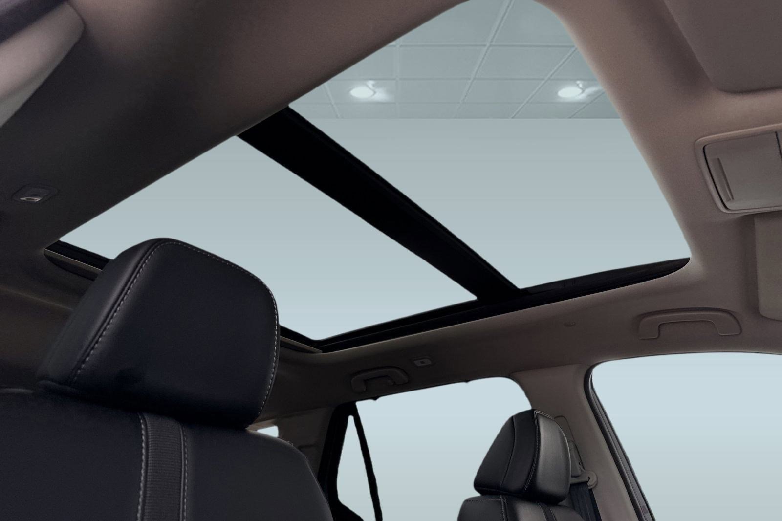 New 2025 Honda Pilot Touring image 14