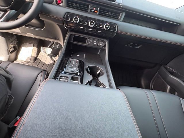 Used 2025 Honda Pilot TrailSport image 20