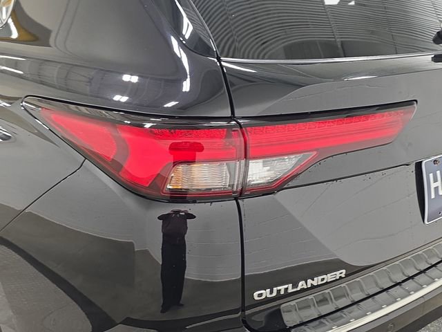 Used 2024 Mitsubishi Outlander SE AWD/4WD image 32