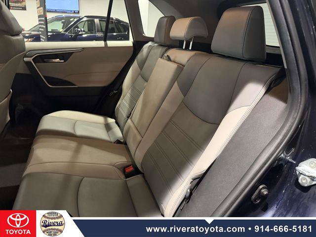 Certified 2021 Toyota RAV4 XLE Premium AWD/4WD image 17