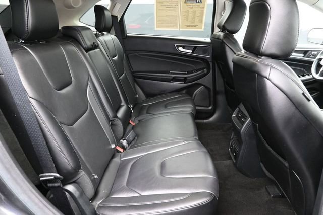 Used 2020 Ford Edge Titanium FWD image 33