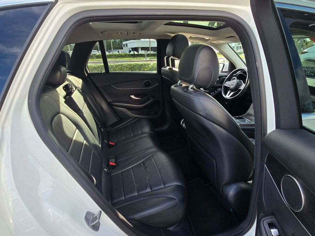 Used 2021 Mercedes-Benz GLC 300 4MATIC image 16
