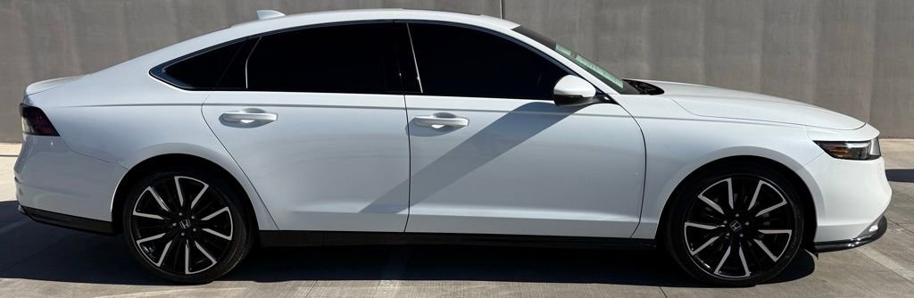 Used 2023 Honda Accord Touring image 3