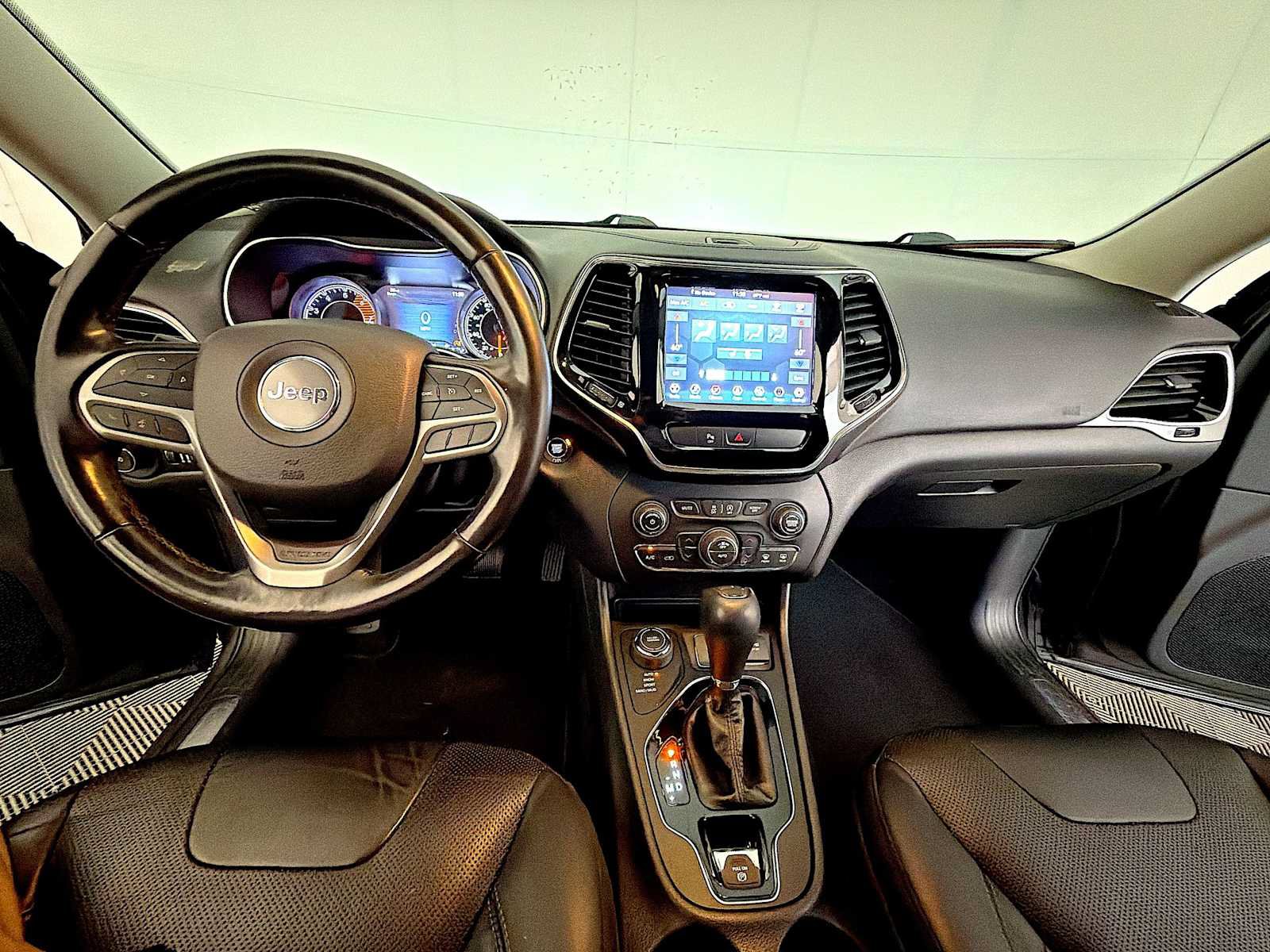 Used 2020 Jeep Cherokee Limited AWD/4WD image 17