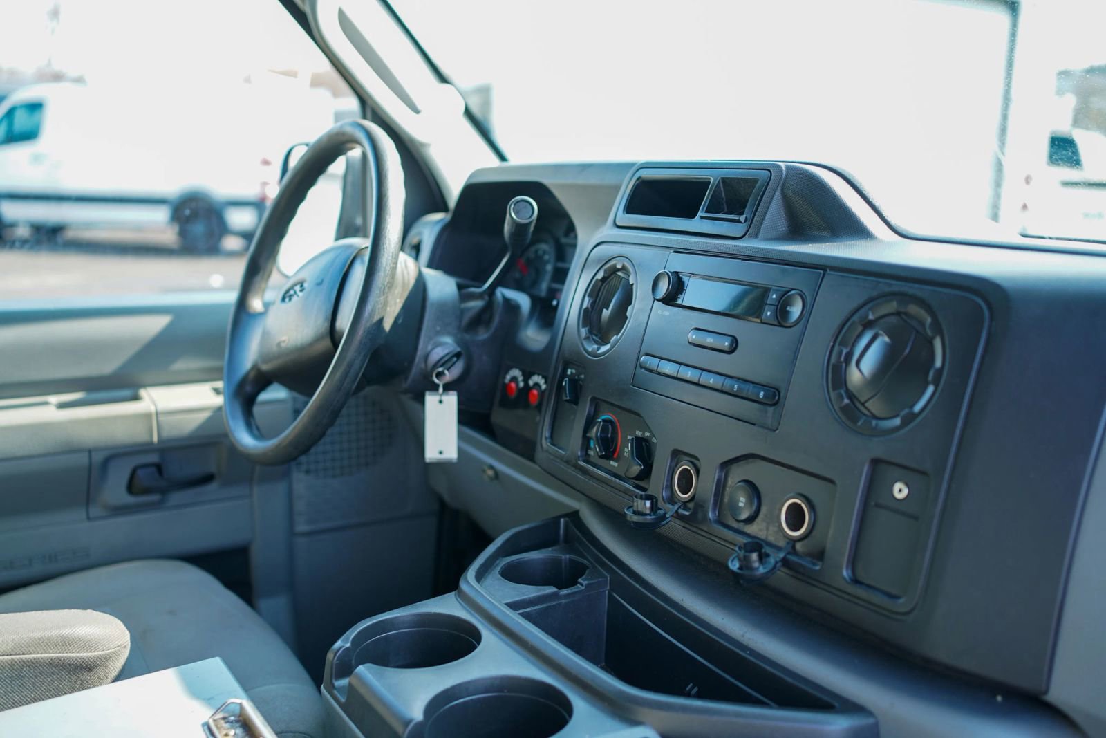 Used 2014 Ford E-250 and Econoline 250 w/ Power Group RWD image 10