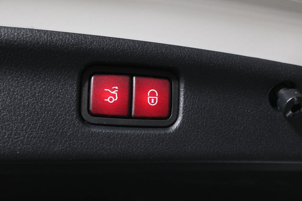 Certified 2023 Mercedes-Benz C 300 4MATIC Sedan image 35