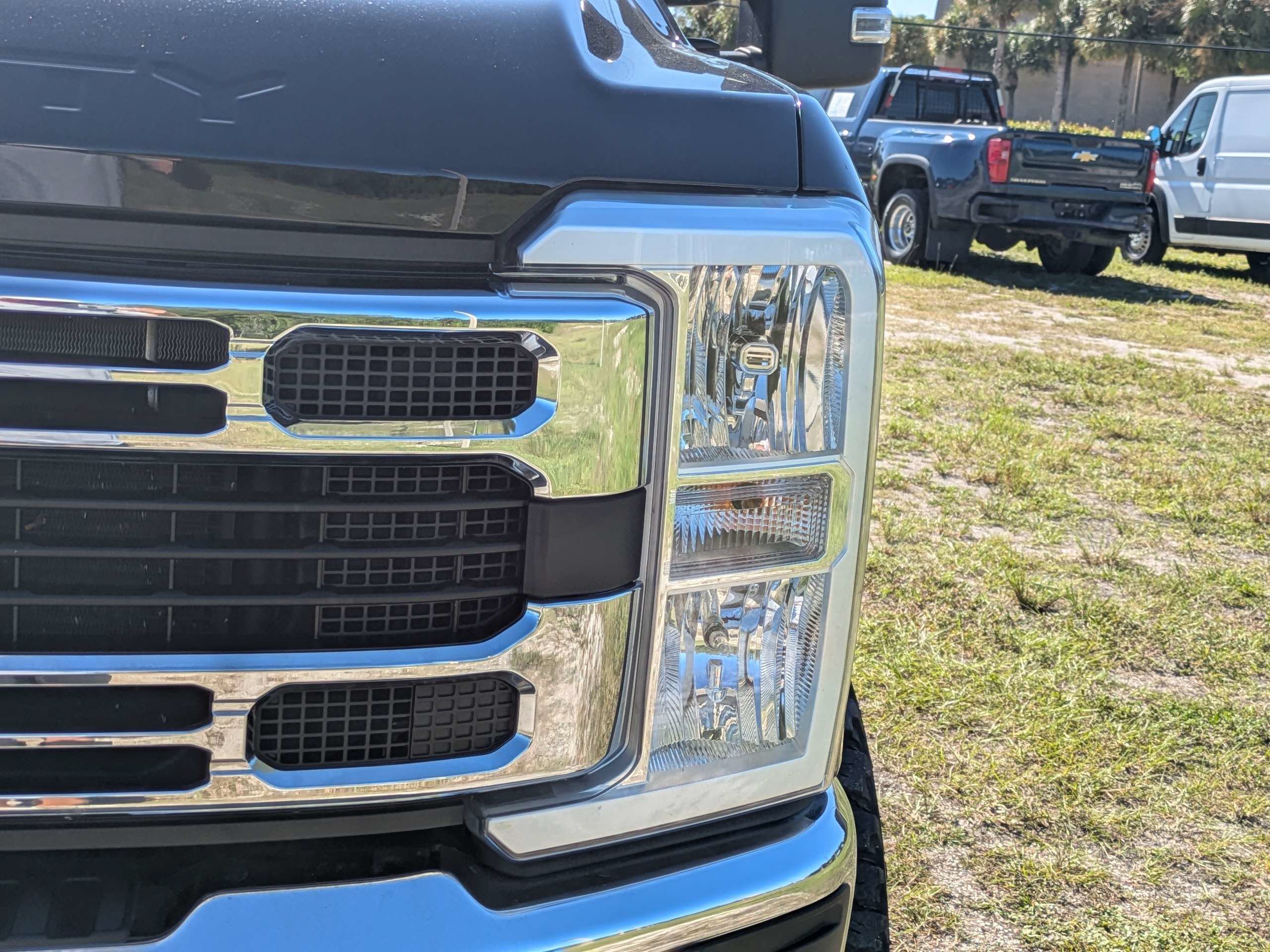 Used 2025 Ford F250 XLT w/ FX4 Off-Road Package AWD/4WD image 9