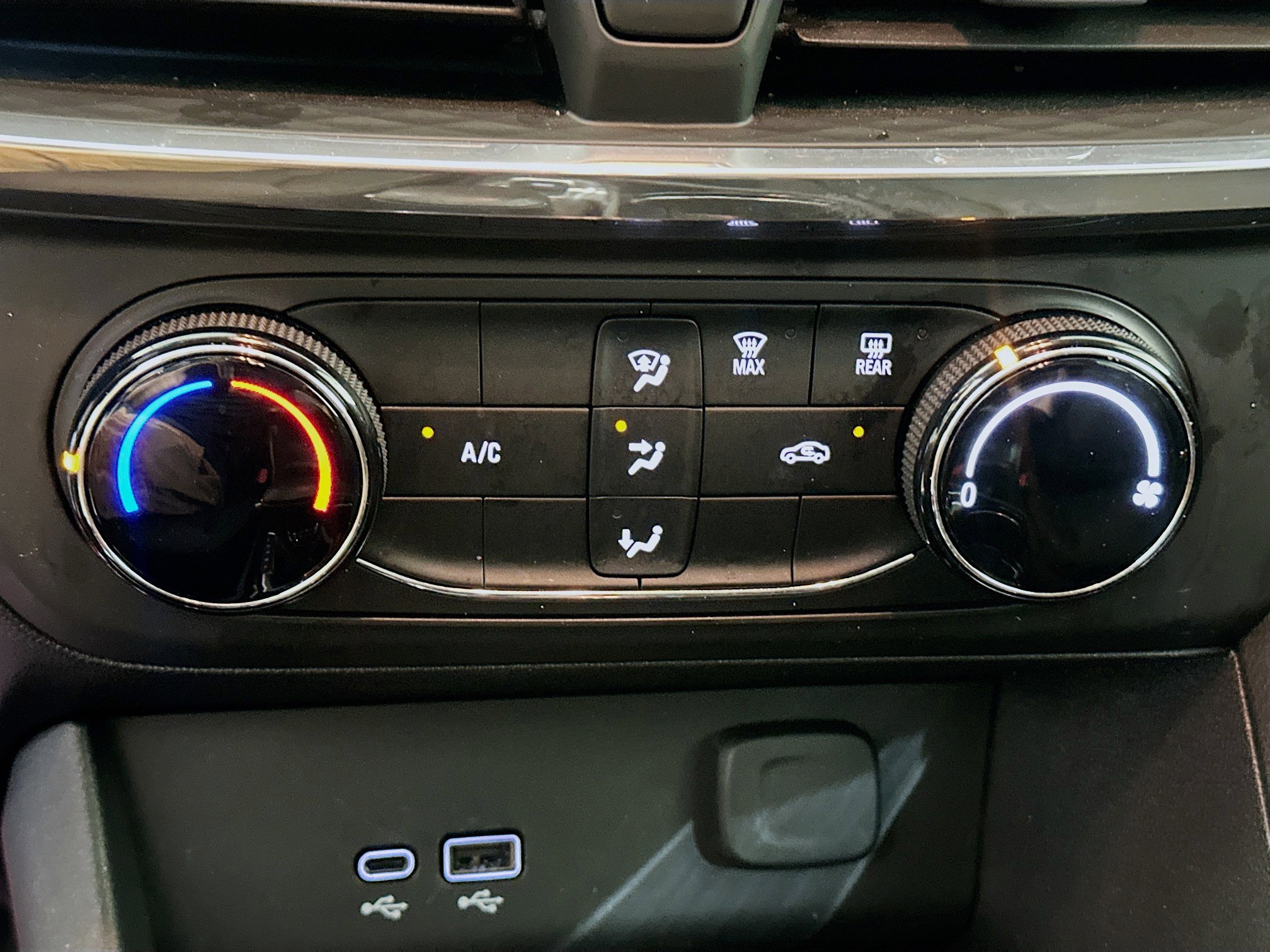Used 2025 Buick Encore GX Preferred FWD image 23