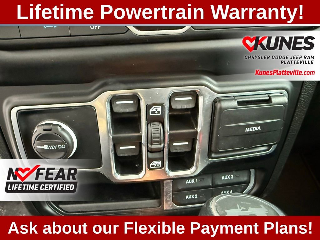 Used 2023 Jeep Wrangler Unlimited Sahara AWD/4WD image 32