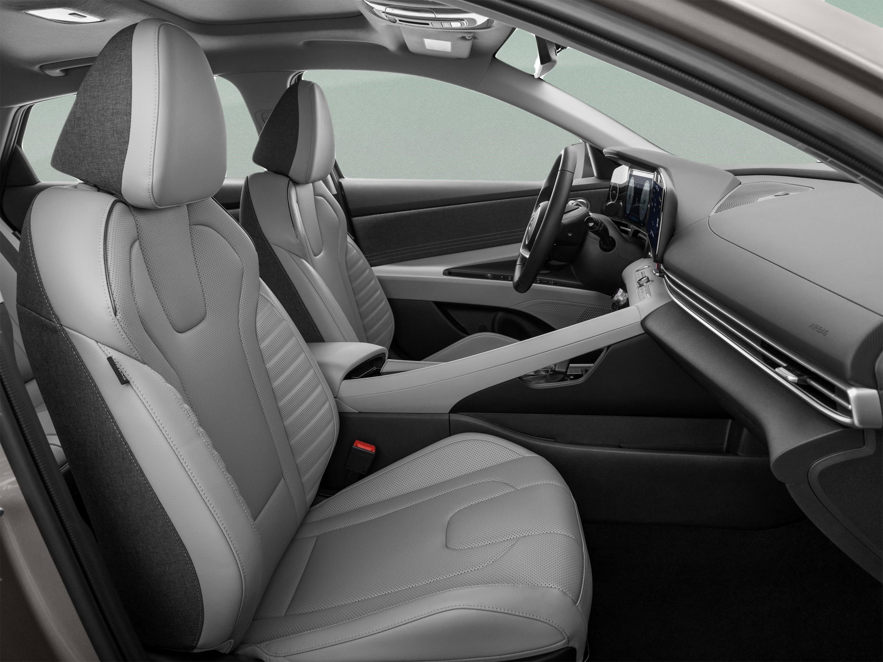 New 2026 Hyundai Elantra Sport FWD image 32
