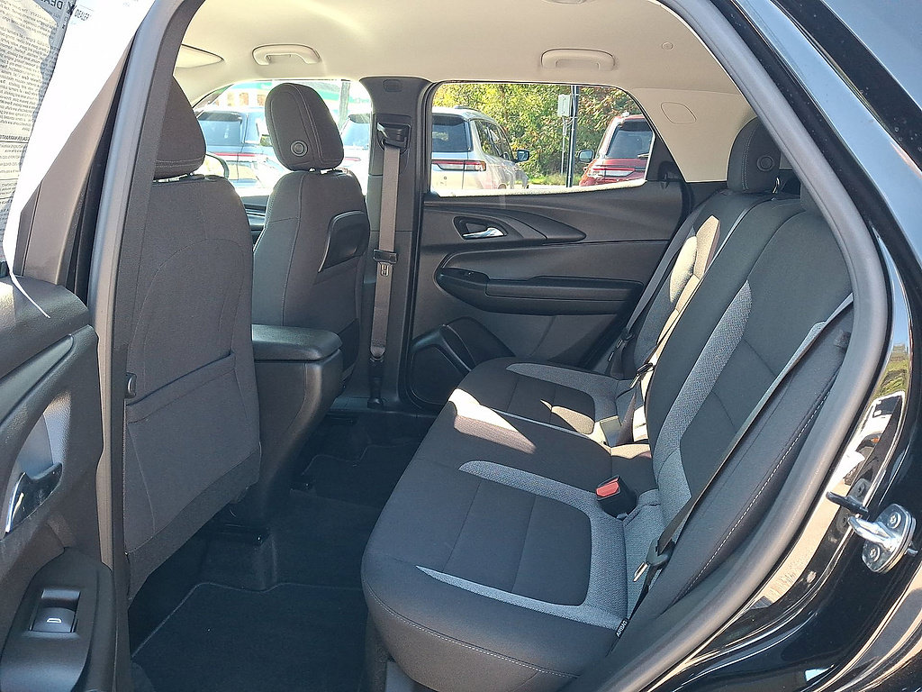 Used 2024 Chevrolet TrailBlazer LT AWD/4WD image 19