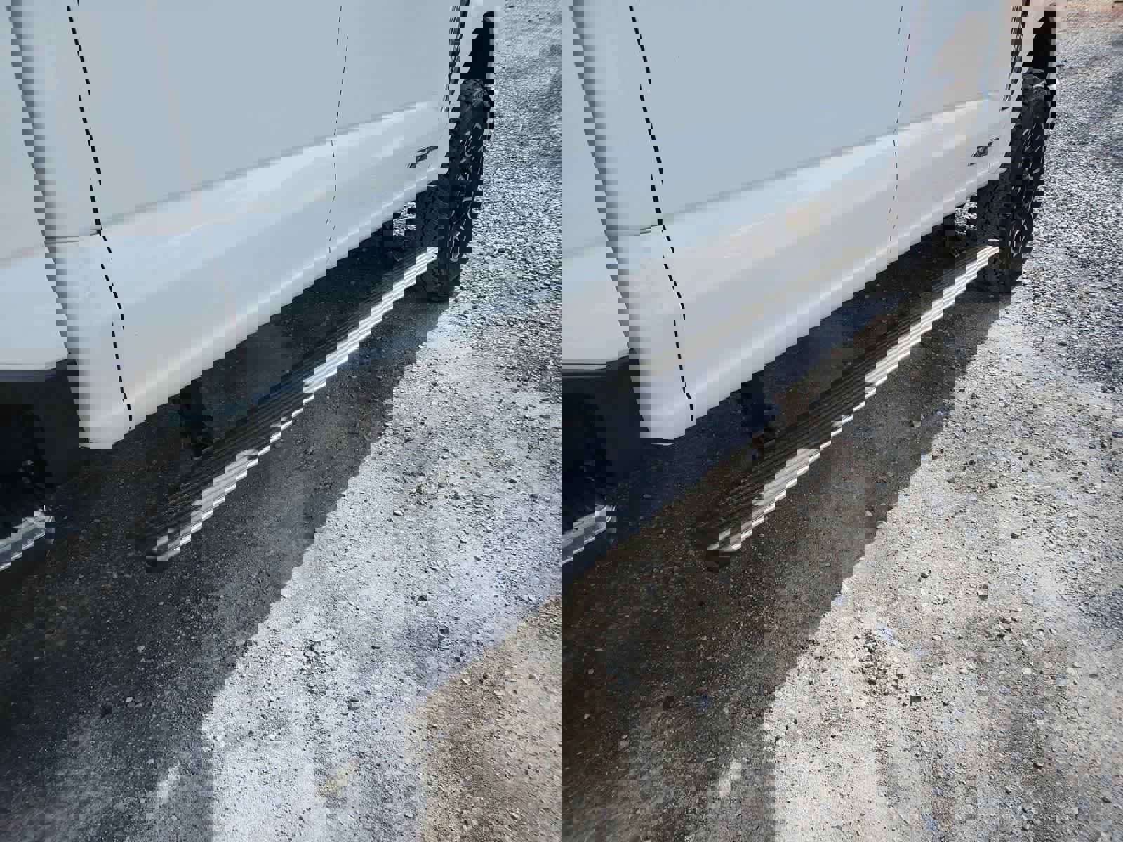 Used 2024 Ford F350 Platinum w/ FX4 Off-Road Package image 26