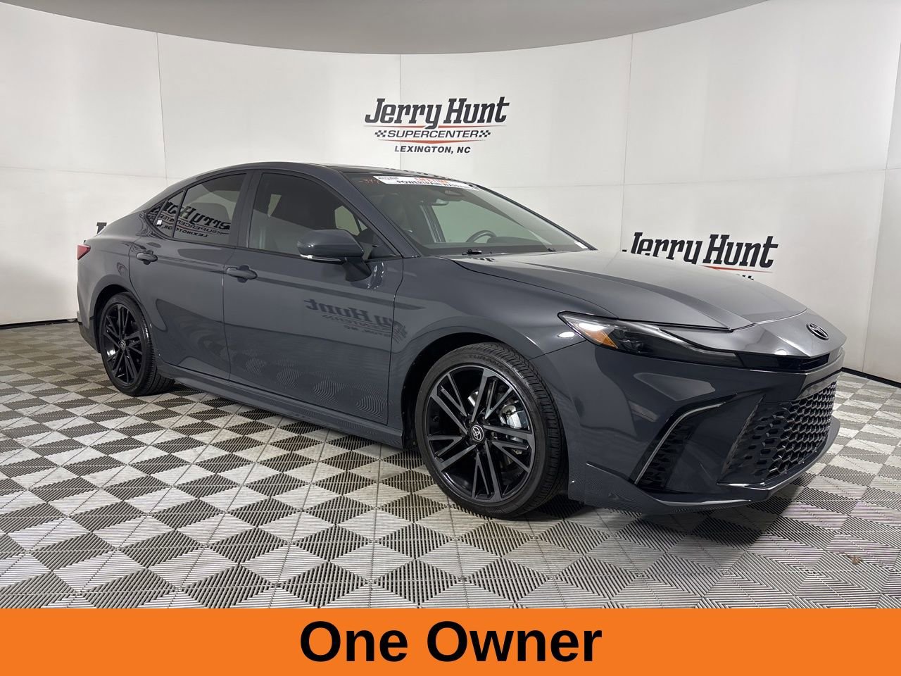 Used 2025 Toyota Camry XSE image 4