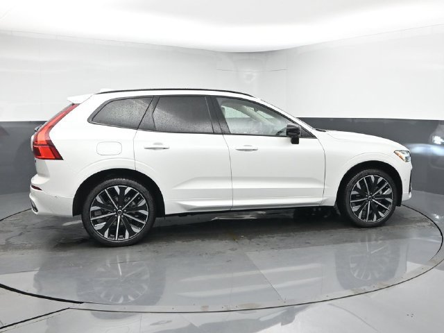 New 2027 Volvo XC60 B5 Ultra AWD/4WD image 9