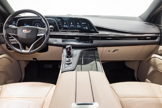 Used 2023 Cadillac Escalade Premium Luxury AWD/4WD image 28