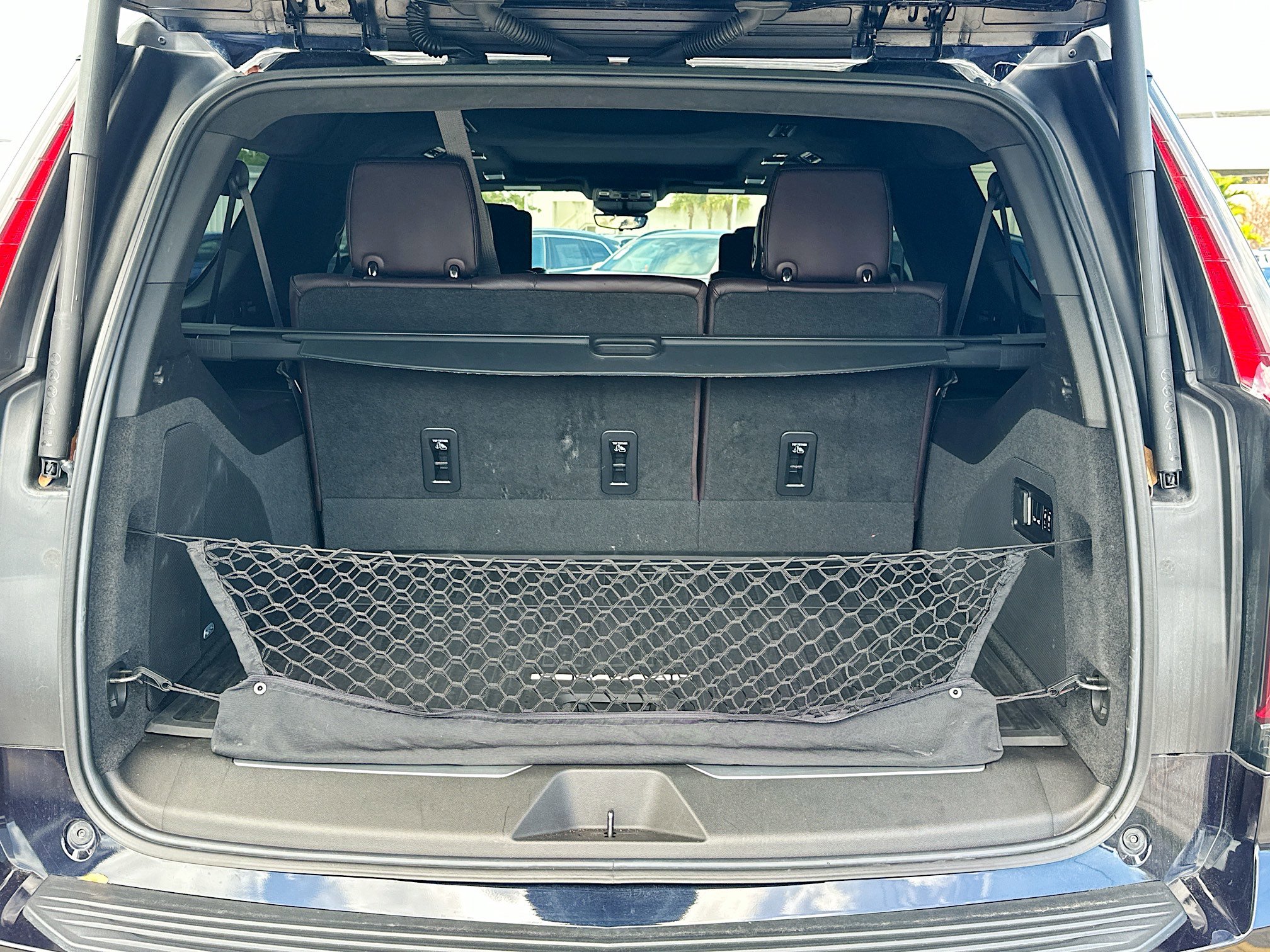 Used 2022 Cadillac Escalade ESV Sport Platinum w/ LPO, ONYX Package image 29