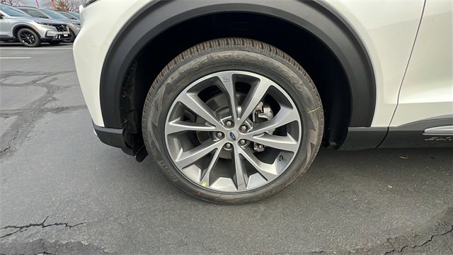 Used 2025 Ford Explorer Platinum w/ Ultimate Package image 11