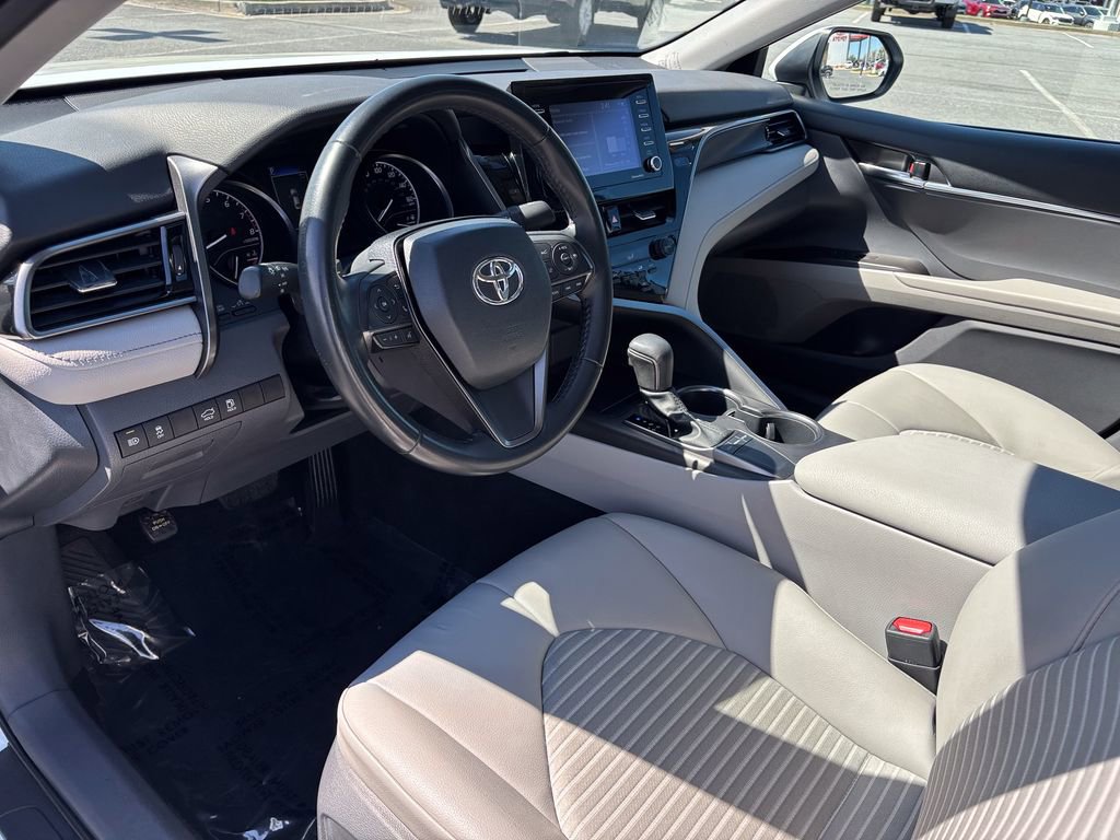 Used 2022 Toyota Camry SE FWD image 16