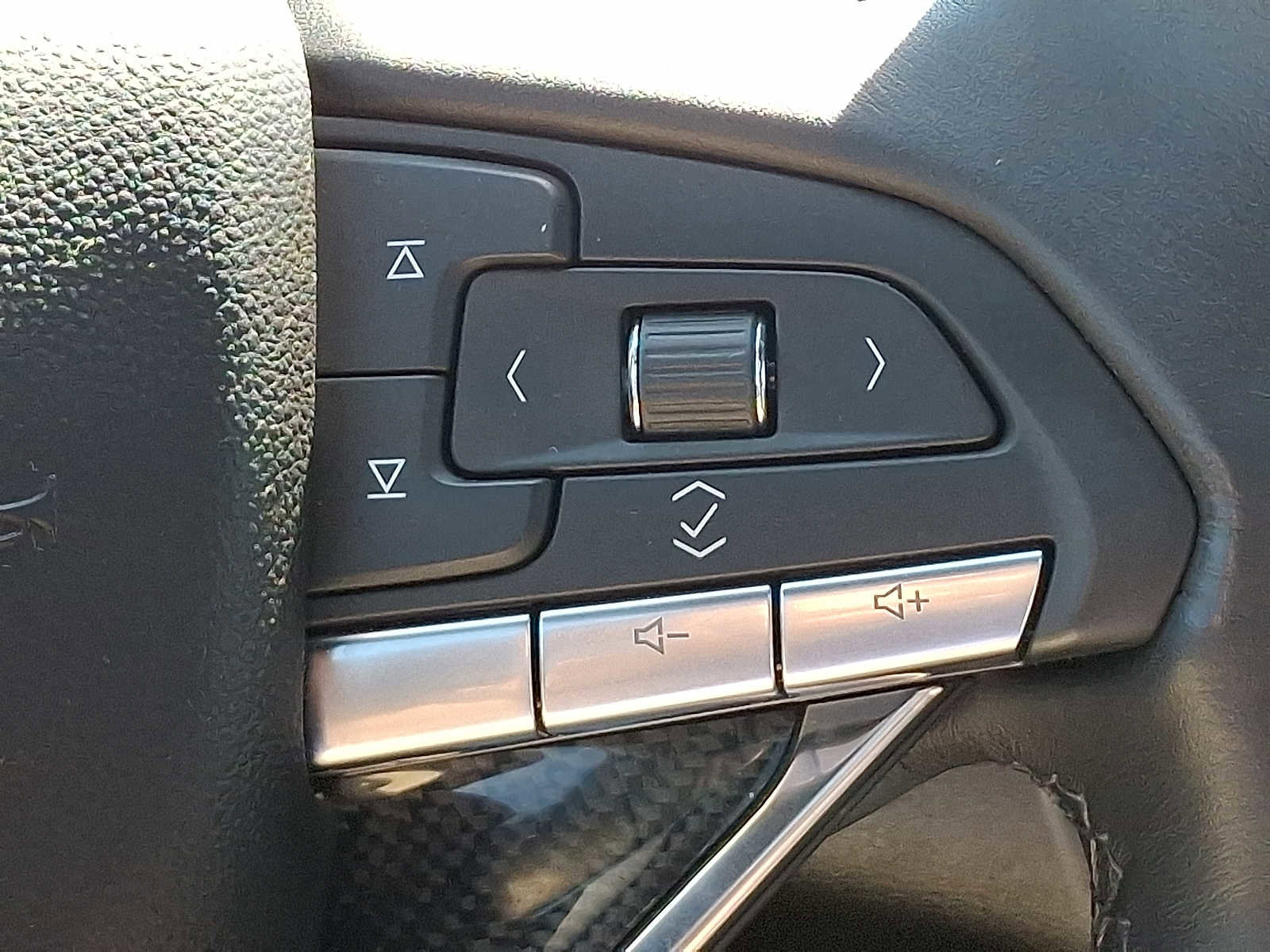 Used 2024 Cadillac XT6 Sport w/ Technology Package image 23