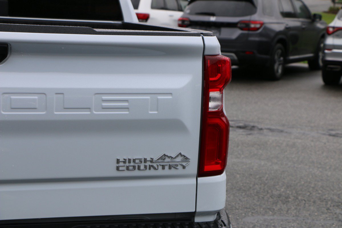Used 2026 Chevrolet Silverado 1500 High Country AWD/4WD image 6
