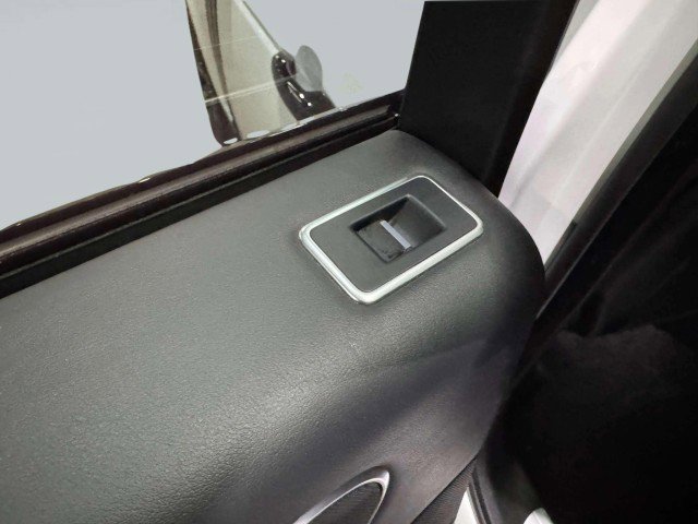 Used 2015 Land Rover Range Rover Supercharged image 33