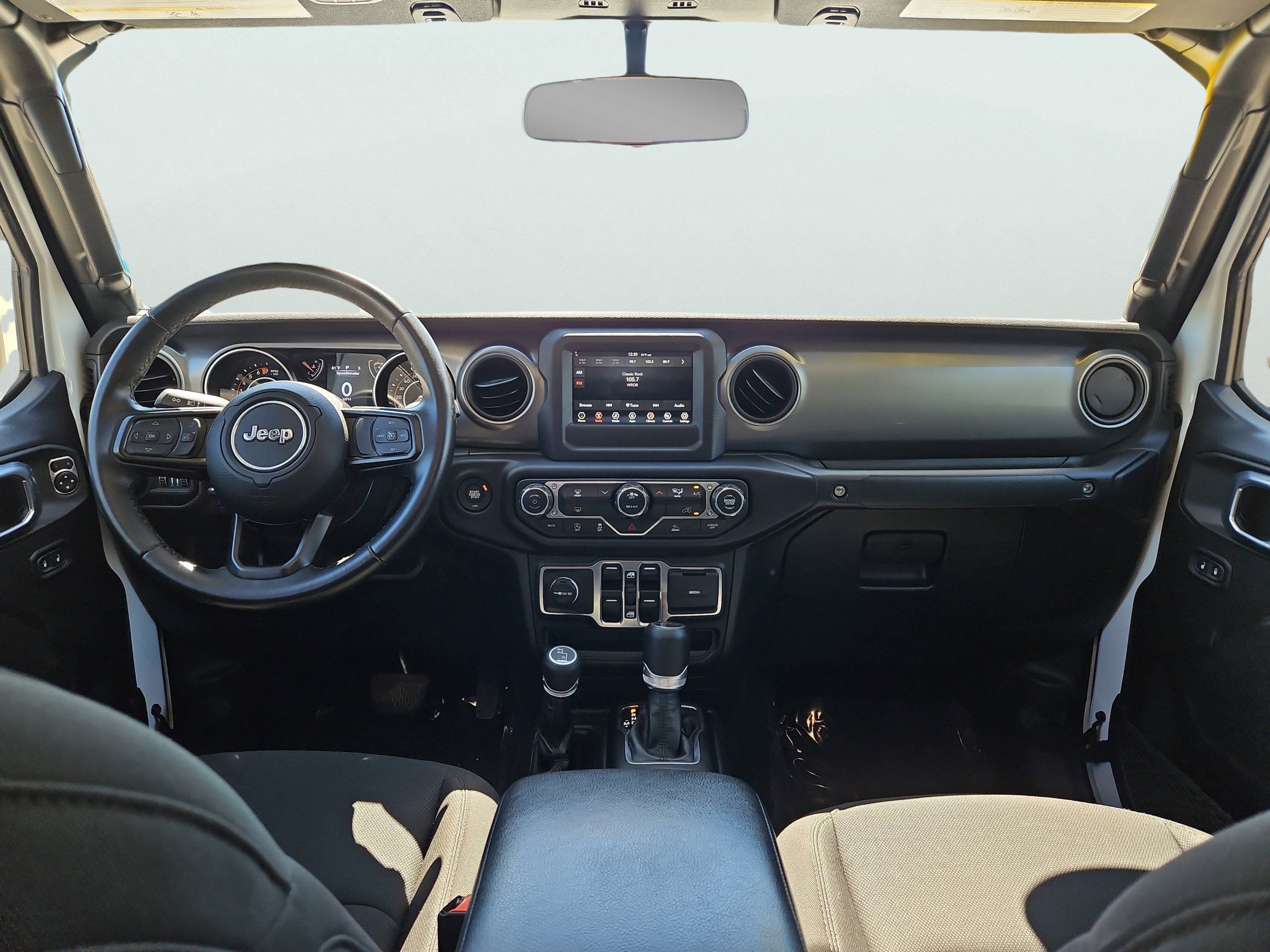 Used 2022 Jeep Gladiator Willys image 11