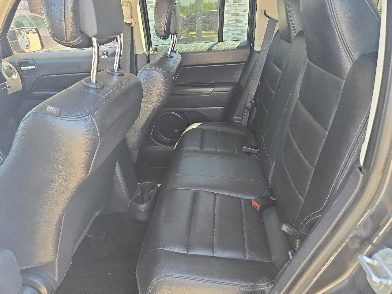 Used 2016 Jeep Patriot High Altitude AWD/4WD image 10
