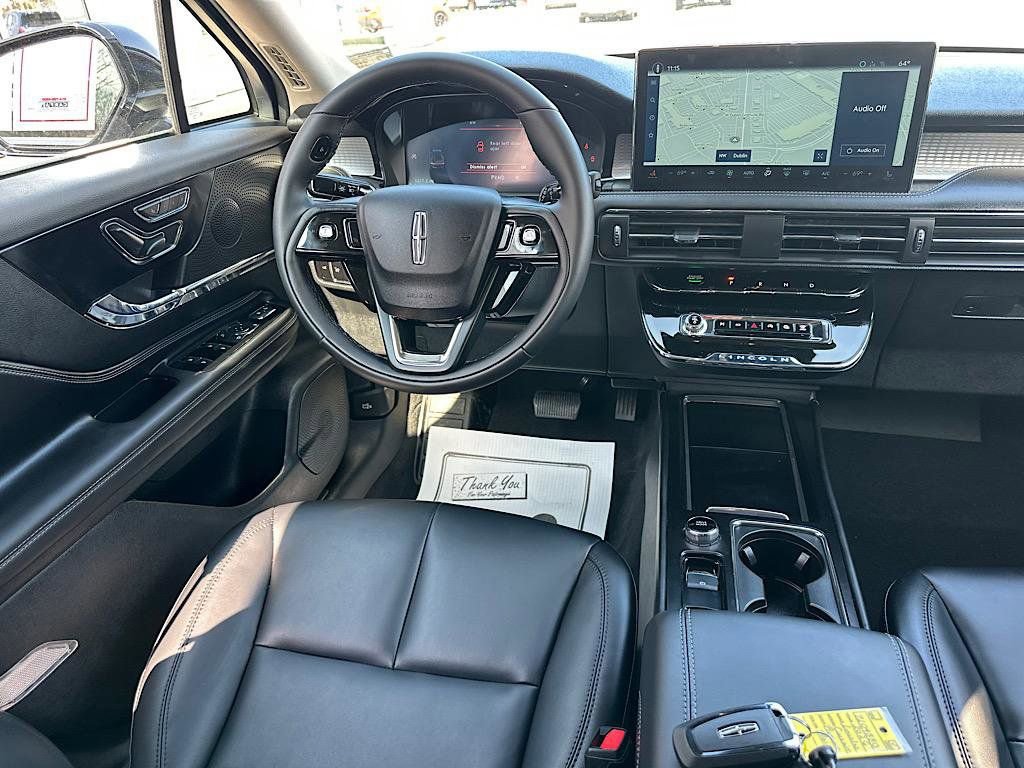 Used 2026 Lincoln Corsair Premiere AWD/4WD image 16