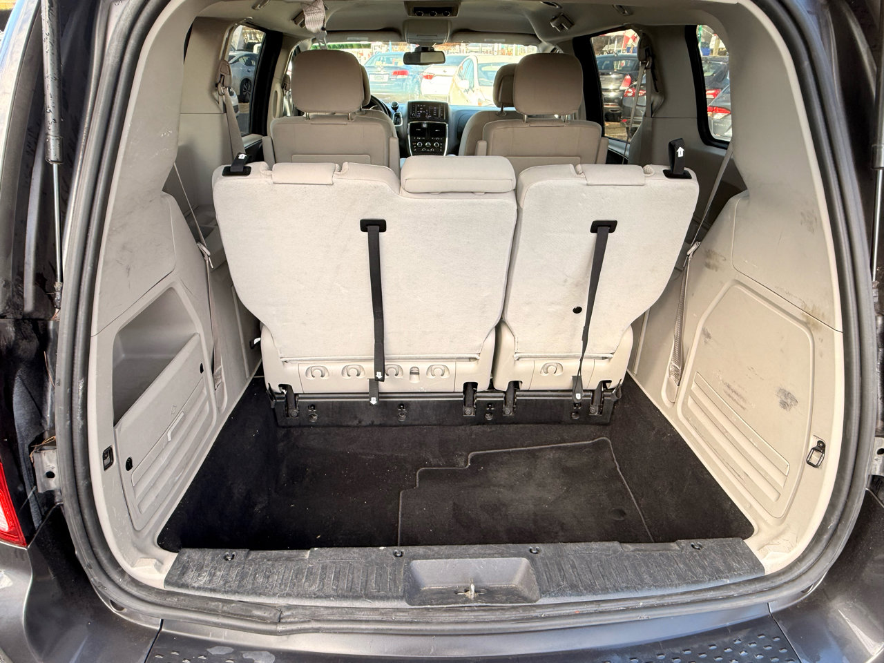 Used 2019 Dodge Grand Caravan SE w/ UConnect Hands-Free Group image 33