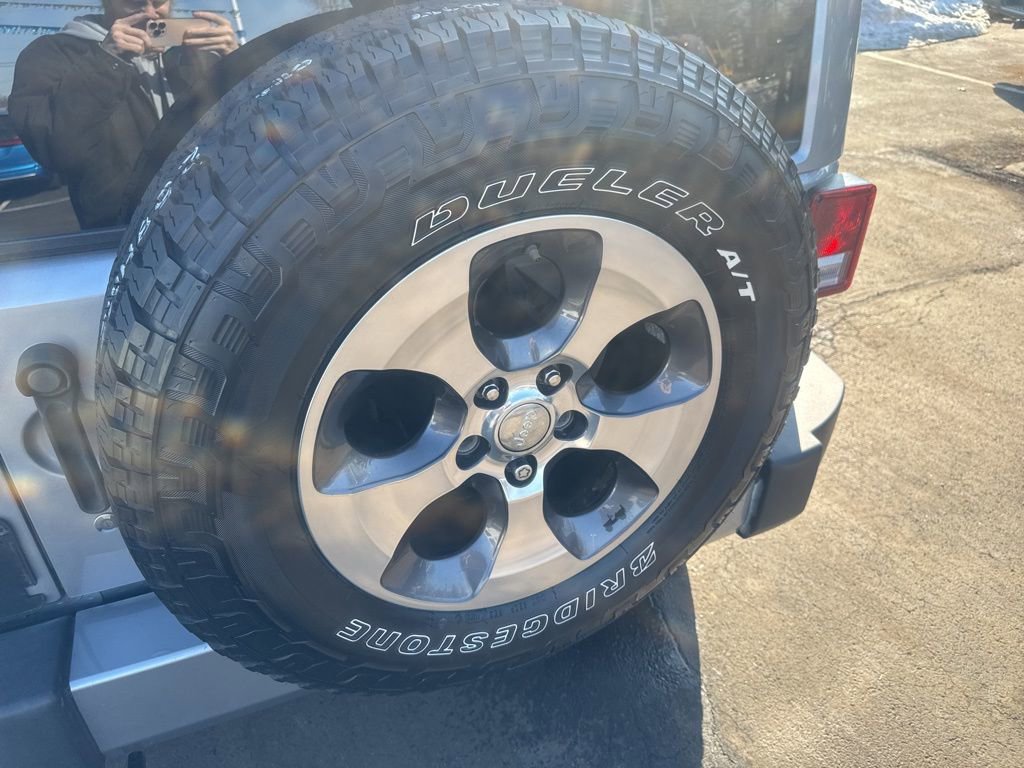 Used 2016 Jeep Wrangler Unlimited Sahara image 39