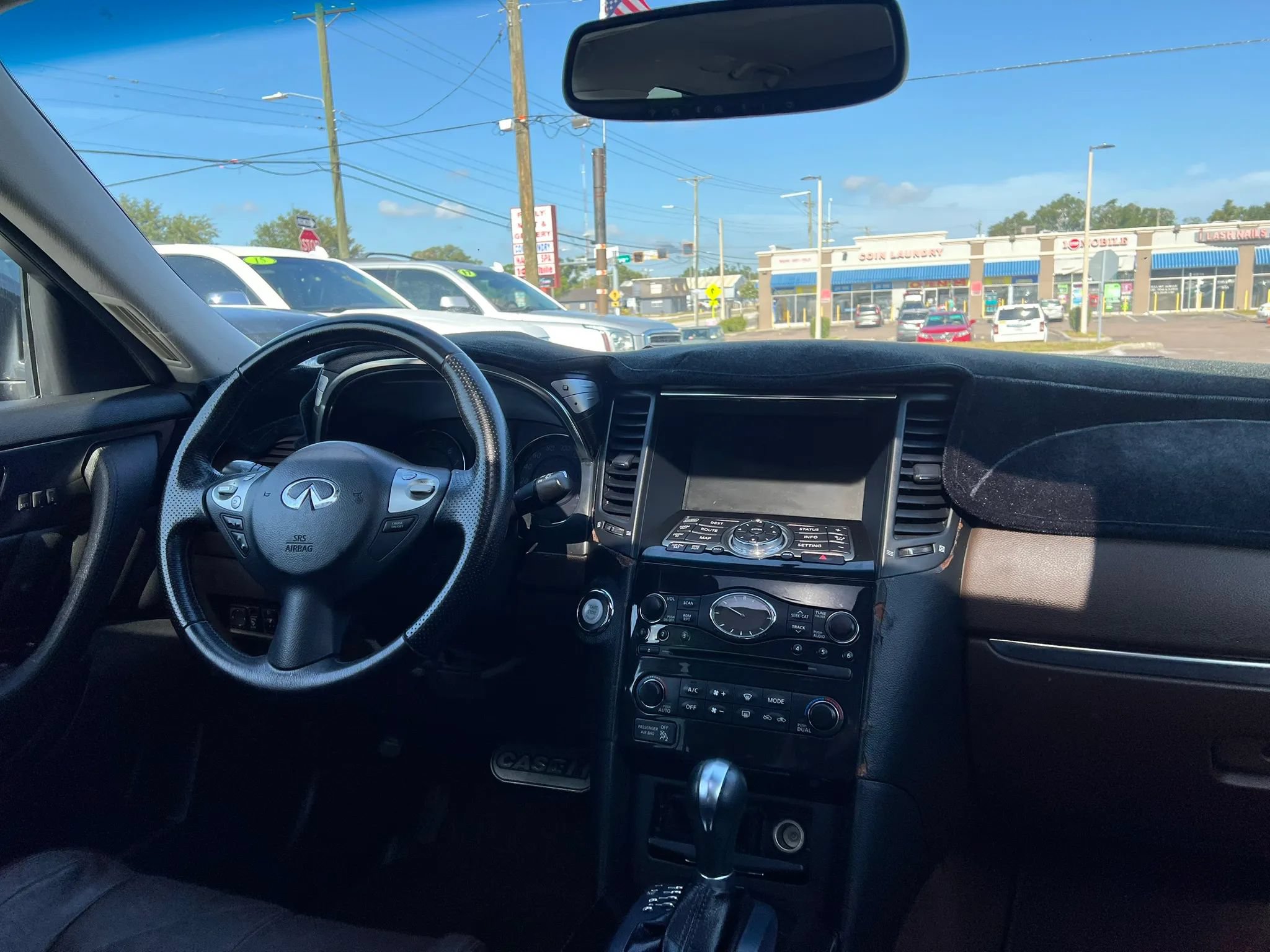 Used 2010 INFINITI FX35 AWD w/ Navigation Pkg image 11