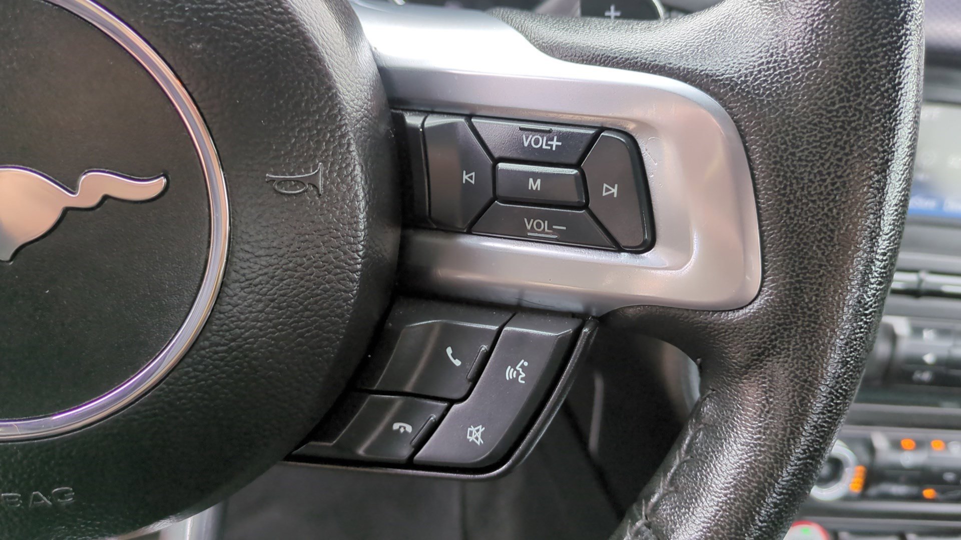 Used 2017 Ford Mustang Coupe image 18