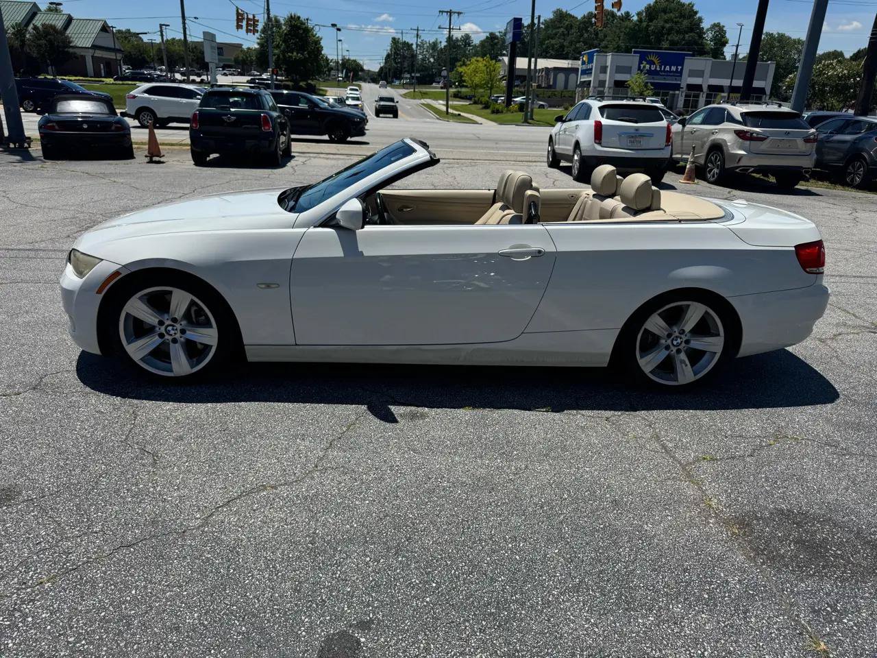 Used 2010 BMW 335i Convertible RWD image 2