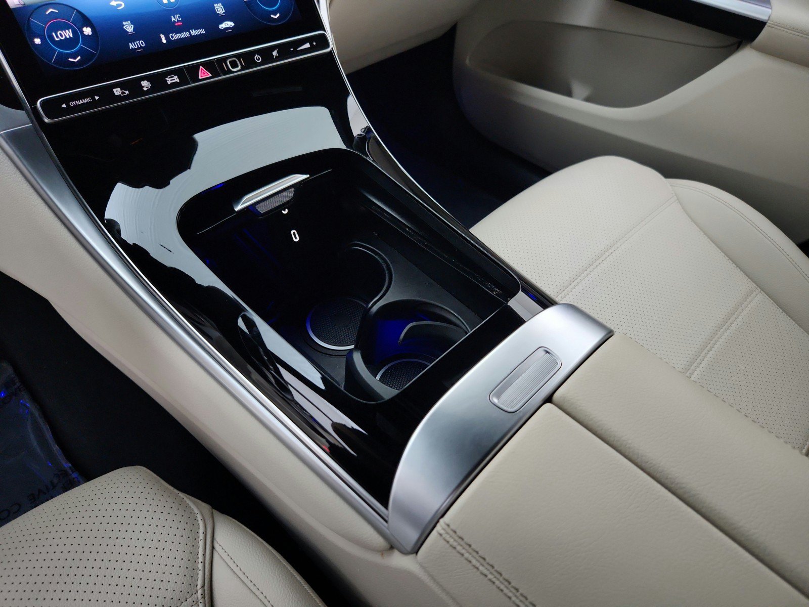 Certified 2025 Mercedes-Benz GLC 350e 4MATIC image 21