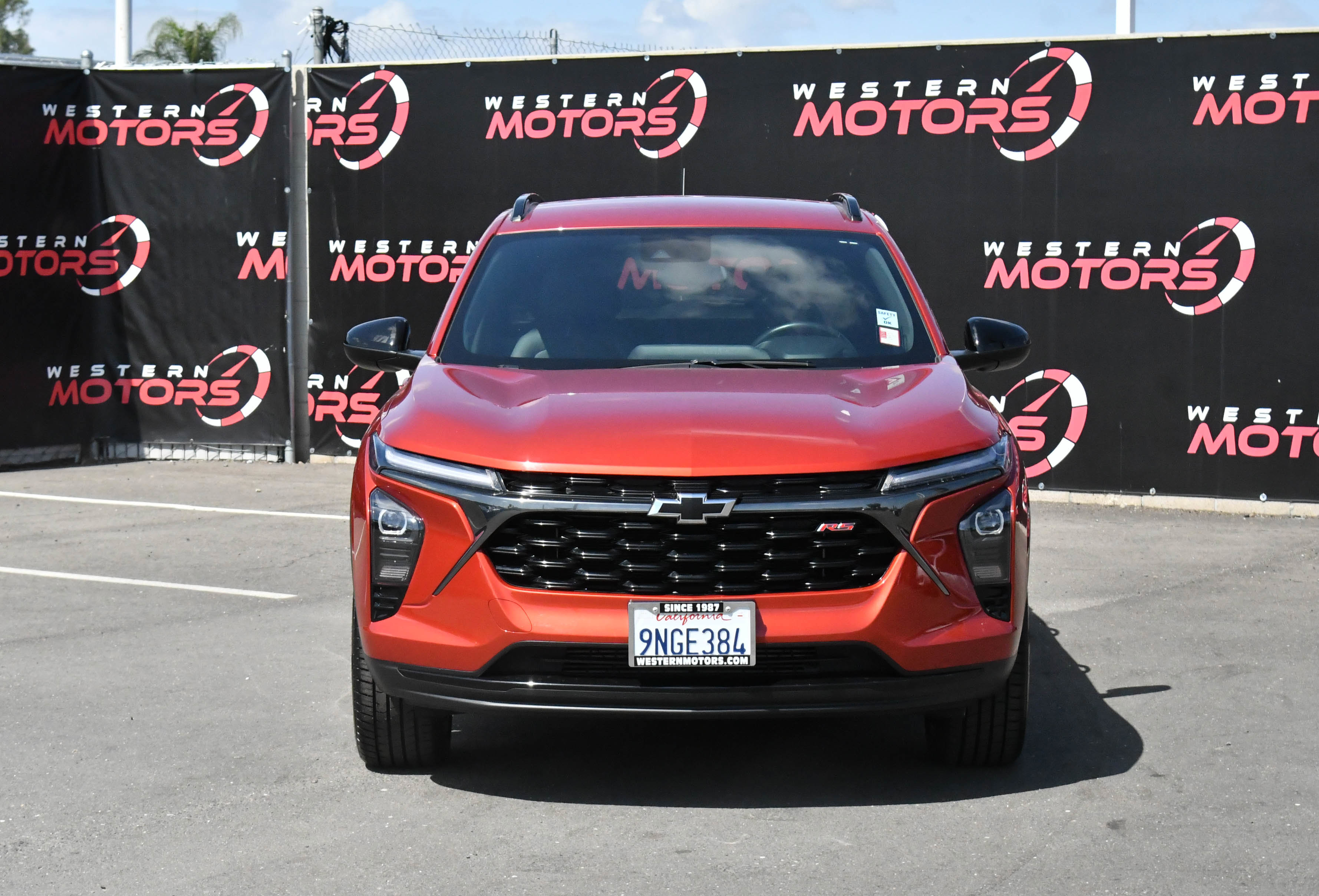 Used 2024 Chevrolet Trax RS w/ Driver Confidence Package FWD image 2
