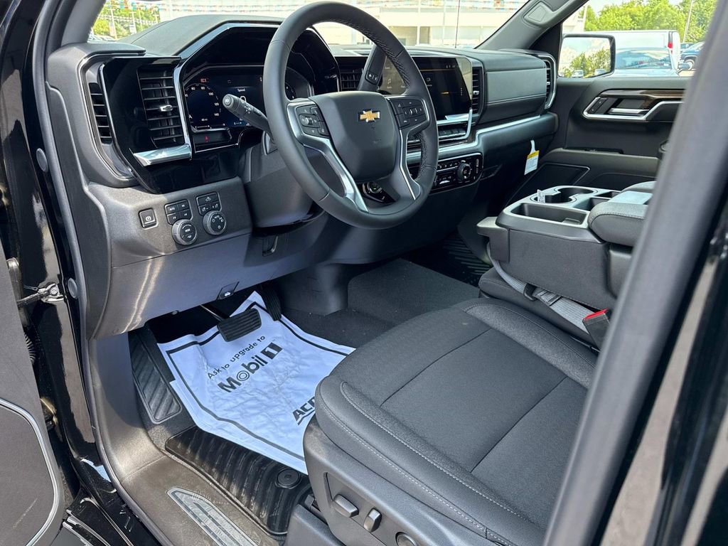 New 2026 Chevrolet Silverado 1500 LT w/ Z71 Off-Road Package image 9