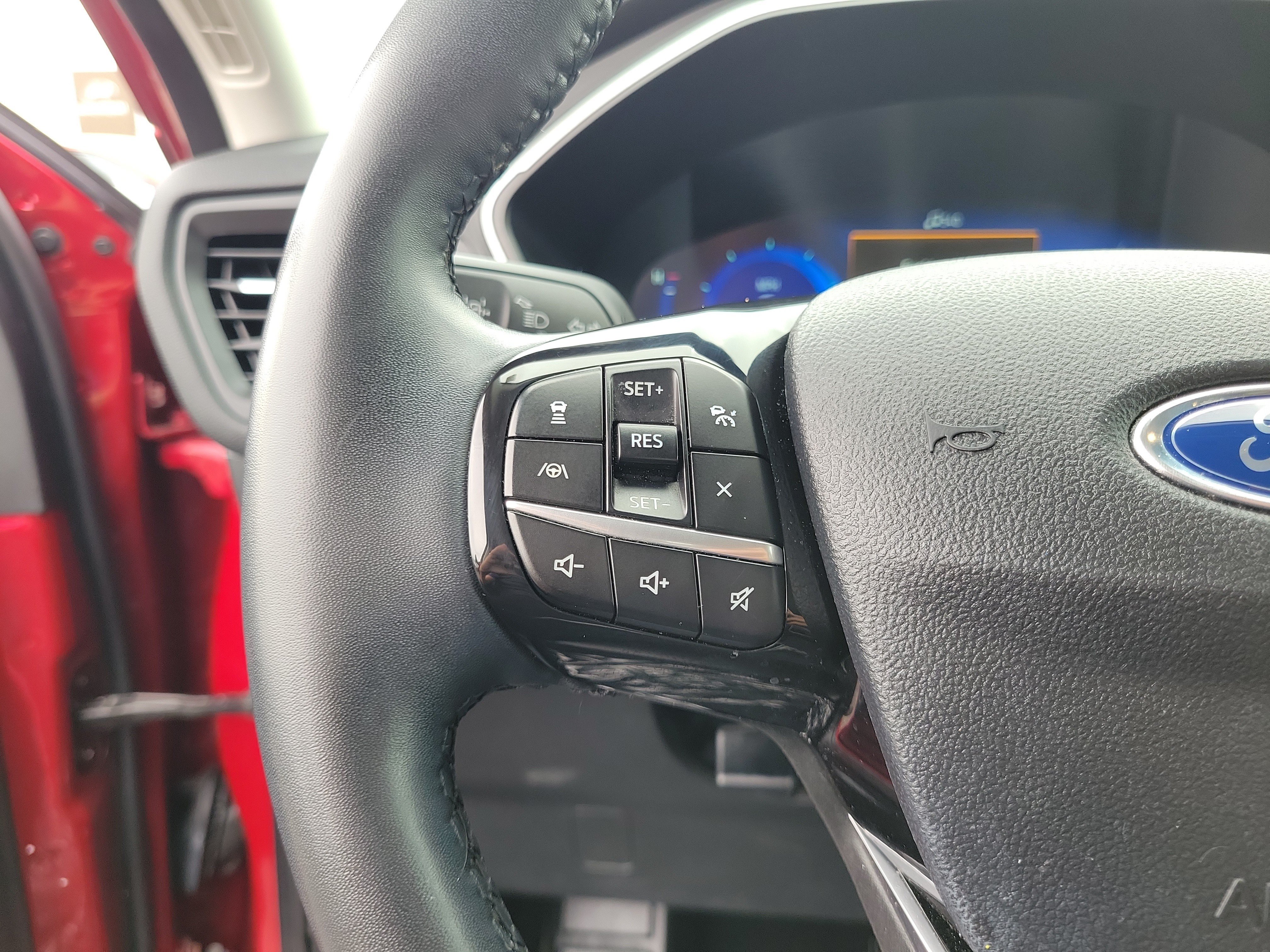 Used 2022 Ford Escape SEL w/ Technology Package AWD/4WD image 22