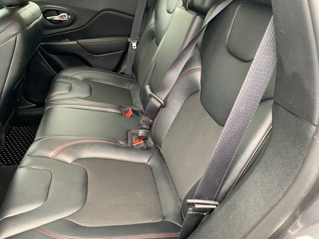 Used 2022 Jeep Cherokee Trailhawk AWD/4WD image 16
