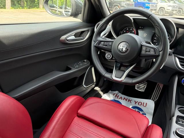 Used 2023 Alfa Romeo Giulia Veloce AWD/4WD image 44