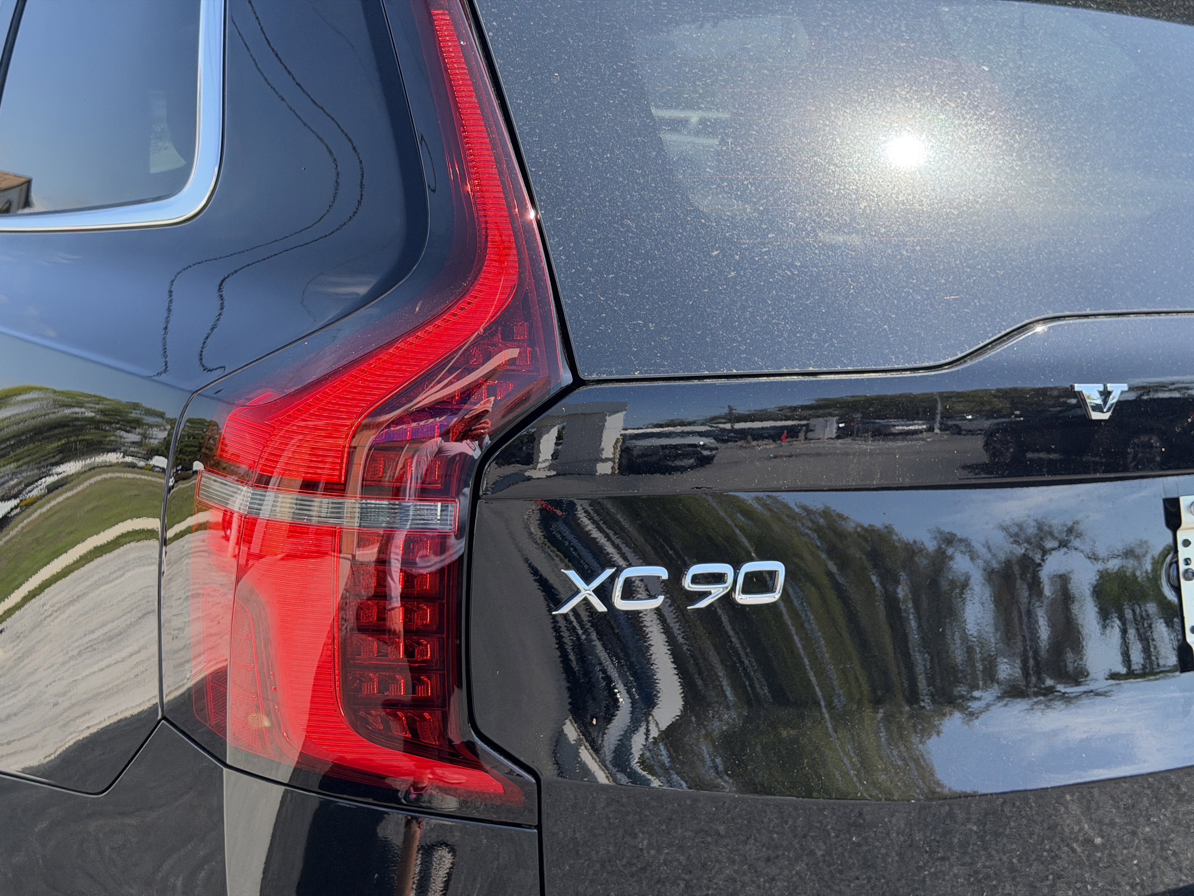 New 2026 Volvo XC90 T8 Ultra w/ Protection Package image 9