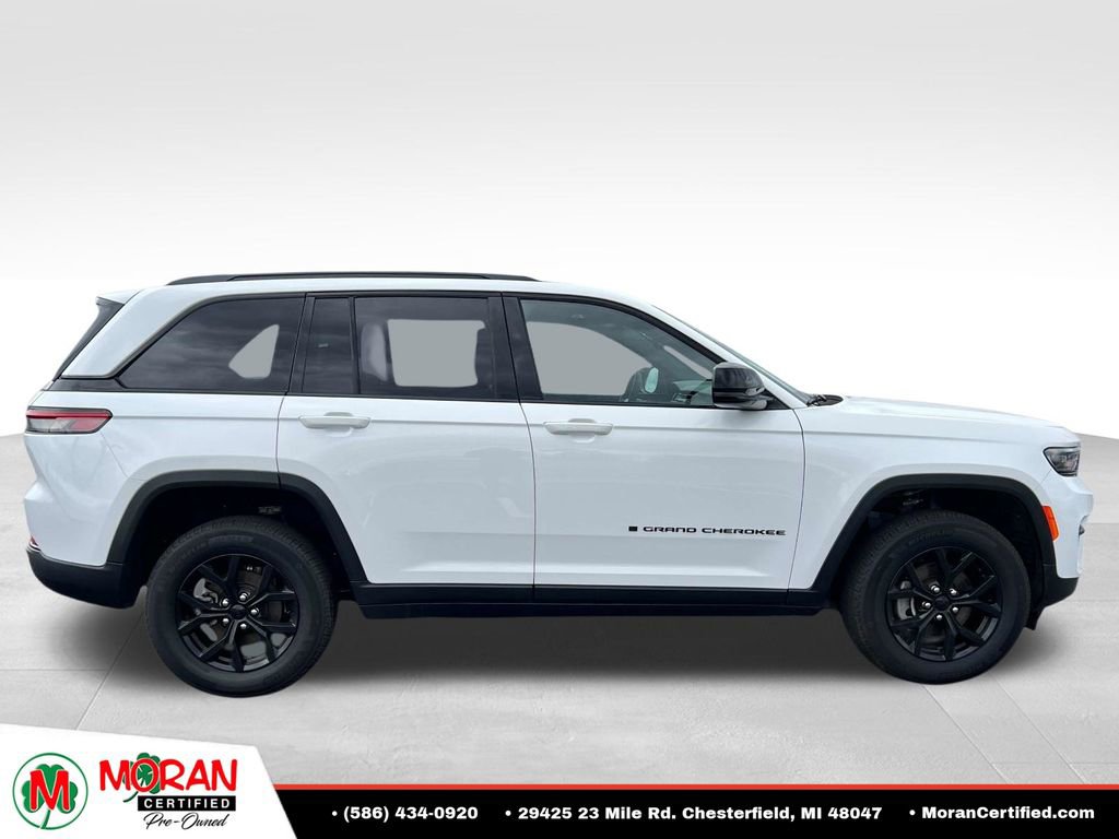 Used 2024 Jeep Grand Cherokee Altitude AWD/4WD image 6