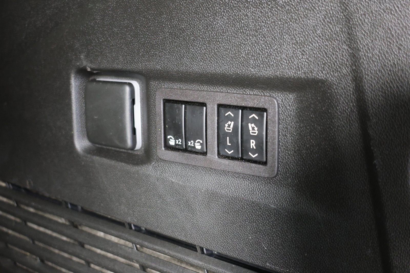 Used 2024 Chevrolet Tahoe High Country image 49