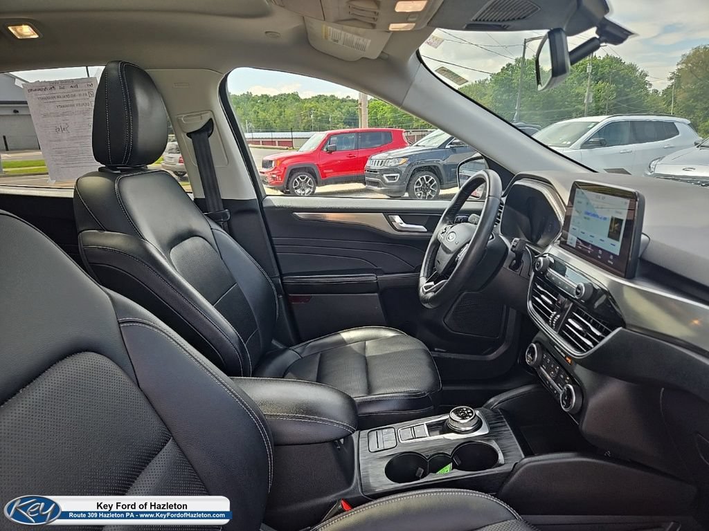 Certified 2022 Ford Escape Titanium w/ Class II Trailer Tow Package AWD/4WD image 22