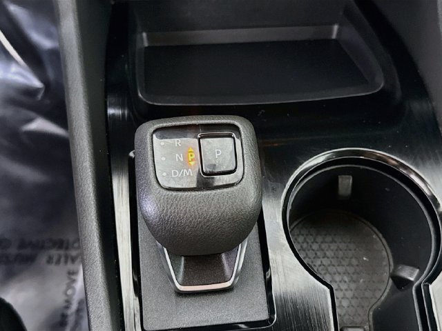 Used 2023 Nissan Rogue S AWD/4WD image 19
