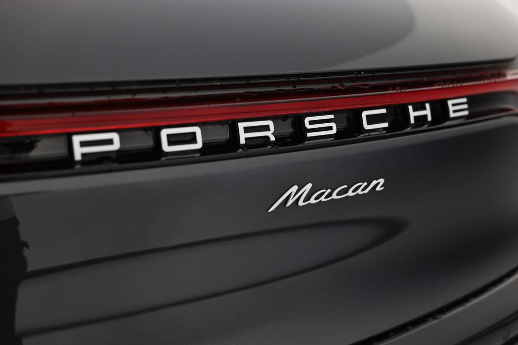 Certified 2026 Porsche Macan AWD/4WD image 14