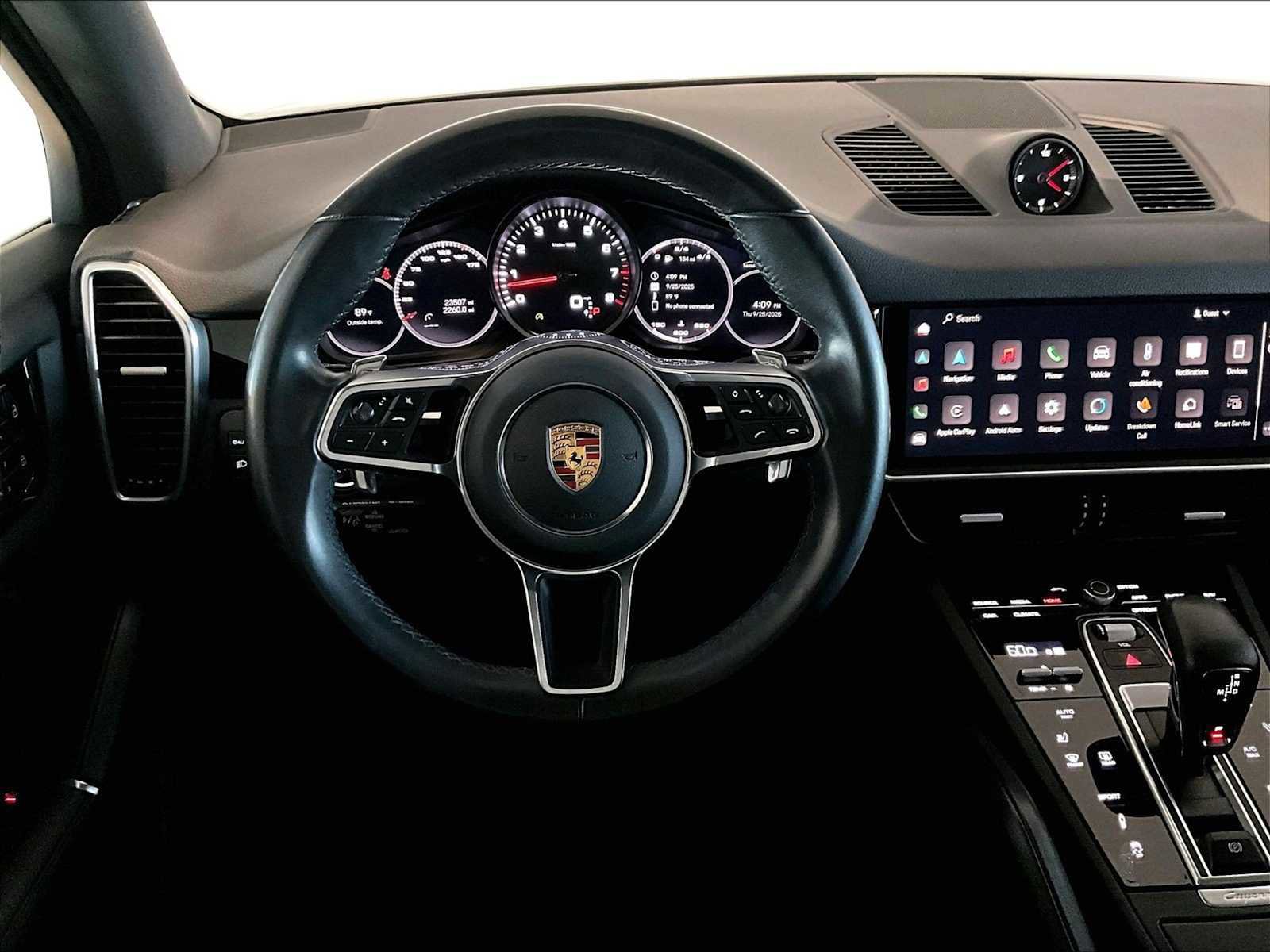 Used 2023 Porsche Cayenne image 16