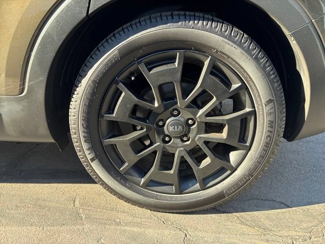 Certified 2021 Kia Telluride EX w/ EX Premium Package AWD/4WD image 9