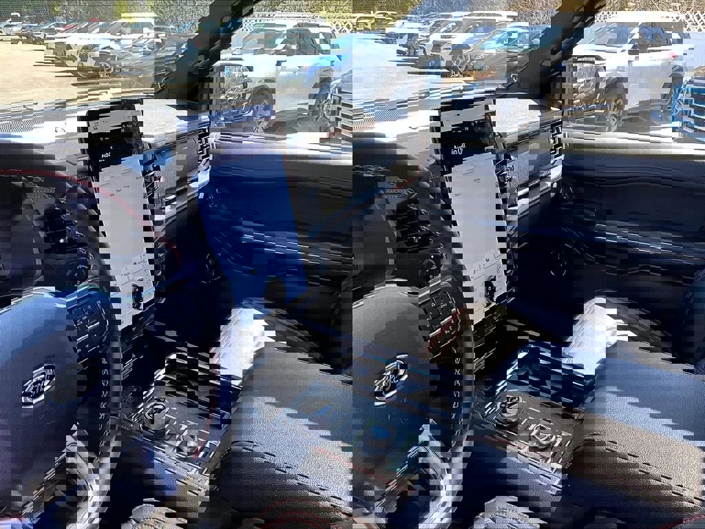 Used 2023 Ford Expedition Limited AWD/4WD image 15