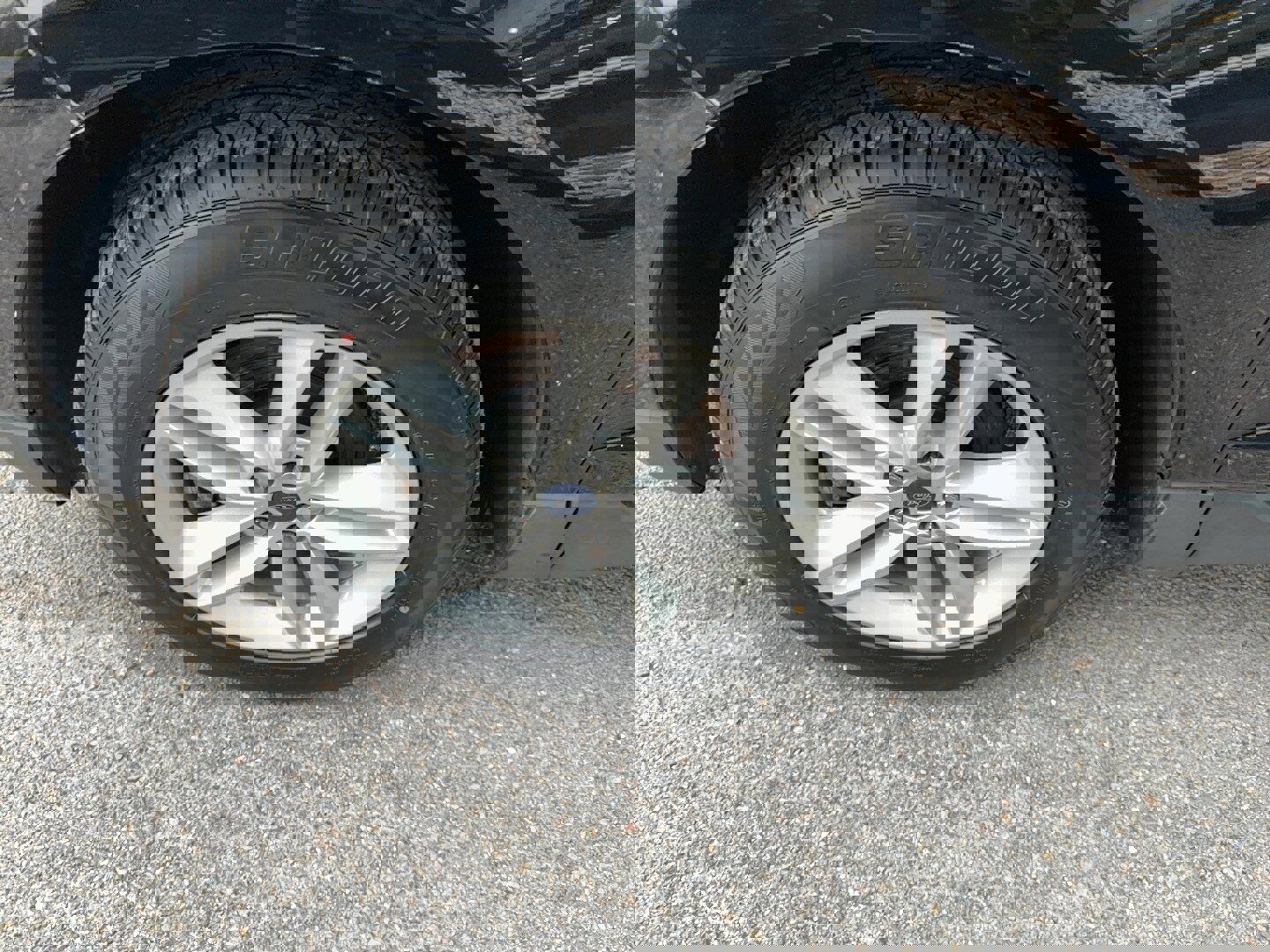 Used 2018 Ford Edge SEL w/ Equipment Group 201A image 5